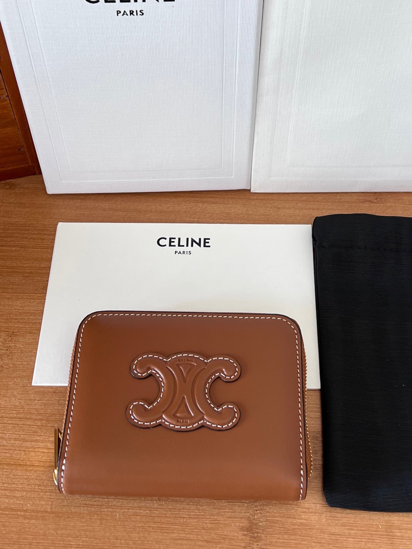 CELINE 25S TRIOMPHE COMPACT ZIPPED WALLET 11 IN BROWN CALFSKIN GOLD HARDWARE
