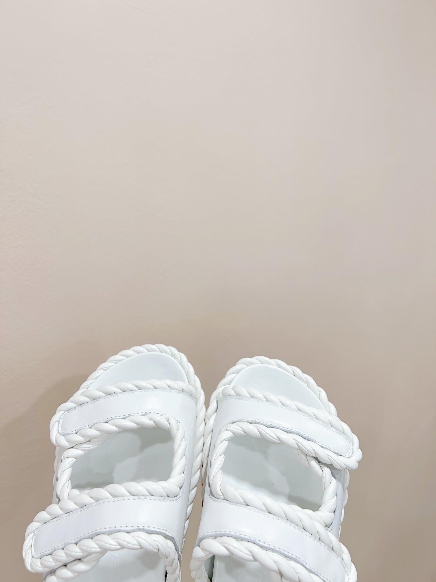 REFINED DAD SANDAL IN WHITE LAMBSKIN MULE