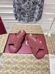 GG SLIDES IN RED SUEDE WITH EMBOSSED LOGO STYLE 9