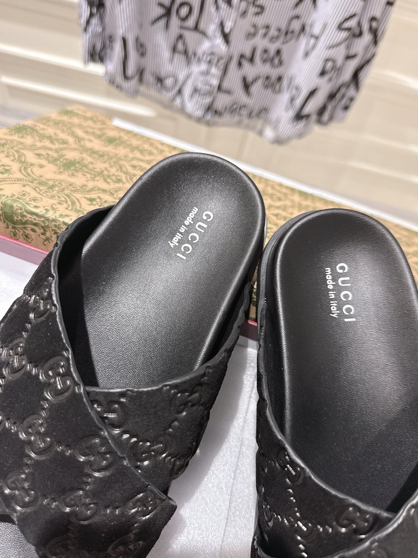 GG SLIDES IN BLACK SUEDE WITH EMBOSSED LOGO STYLE 6