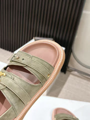 CELINE 25S TIPPI TRIOMPHE SANDAL IN DARK OLIVE CALFSKIN SUEDE