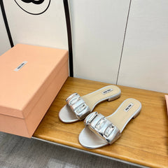 FLAT SLIDE IN SILVER CALFSKIN