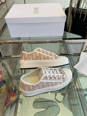 WALK'N PLATFORM SNEAKER IN IN LIGHT PINK EMBROIDERY ICONIC PATTERNS FABRIC