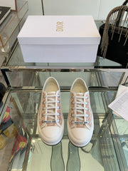 WALK'N PLATFORM SNEAKER IN IN LIGHT PINK EMBROIDERY ICONIC PATTERNS FABRIC