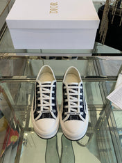 WALK'N PLATFORM SNEAKER IN IN NAVY BLUE EMBROIDERY ICONIC PATTERNS FABRIC