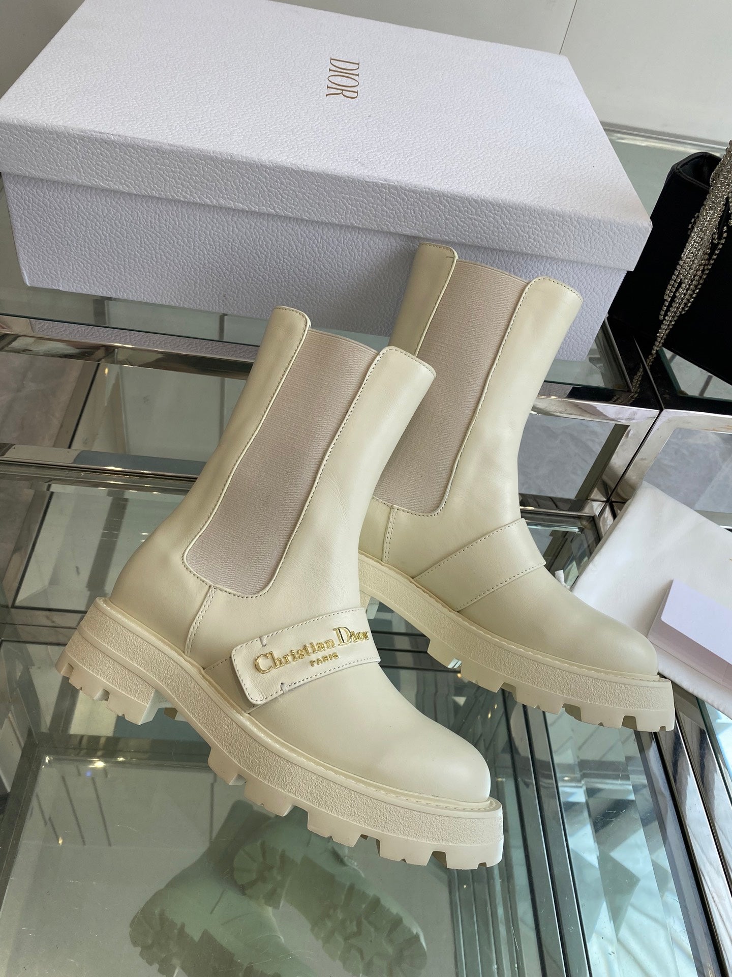 DIOR 25S D-QUEST ANKLE BOOT 35MM IN WHITE CALFSKIN GOLD HARDWARE