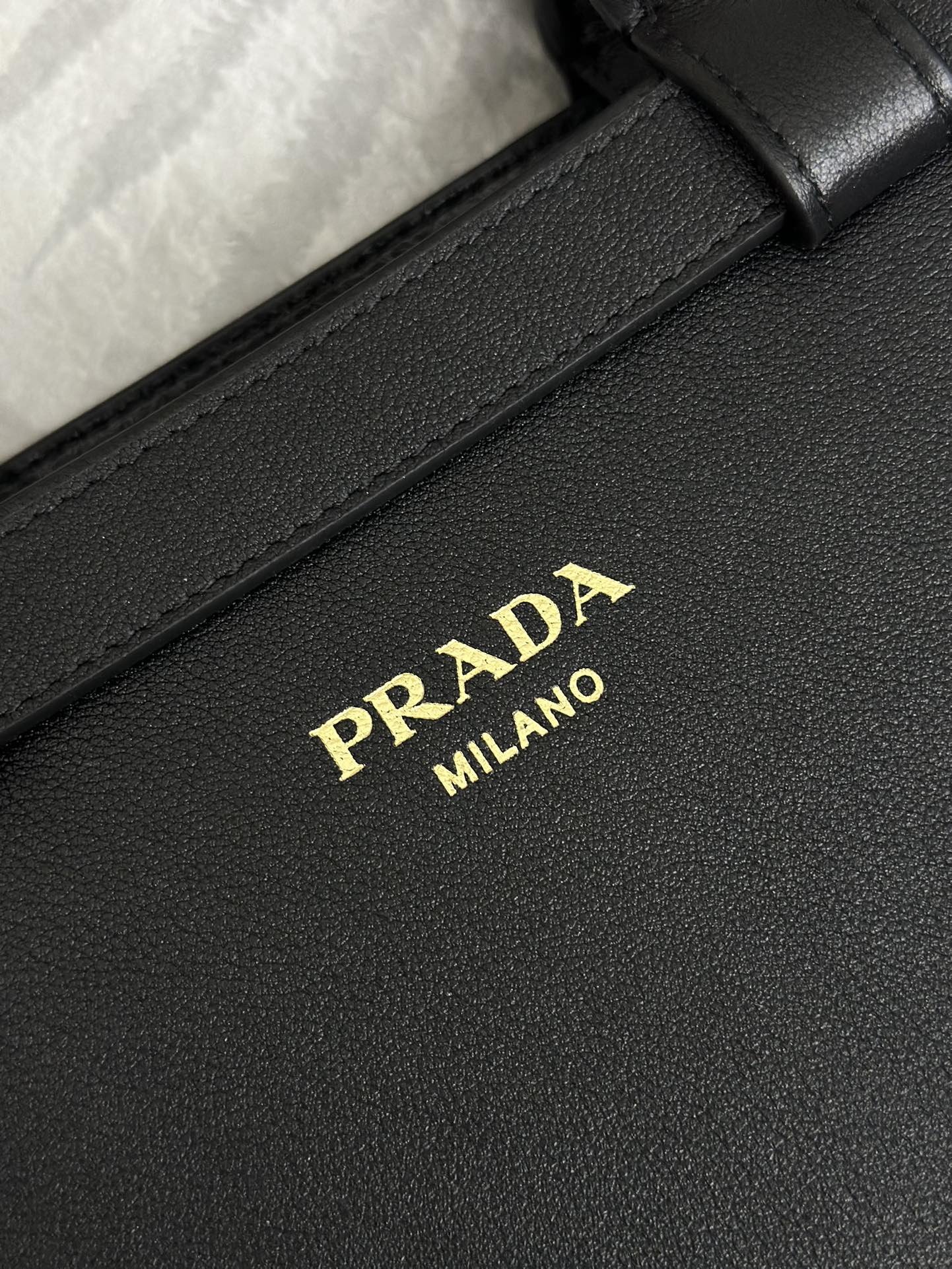 PRADA 25S BUCKLE MEDIUM HANDBAG 28 IN BLACK CALFSKIN GOLD HARDWRE