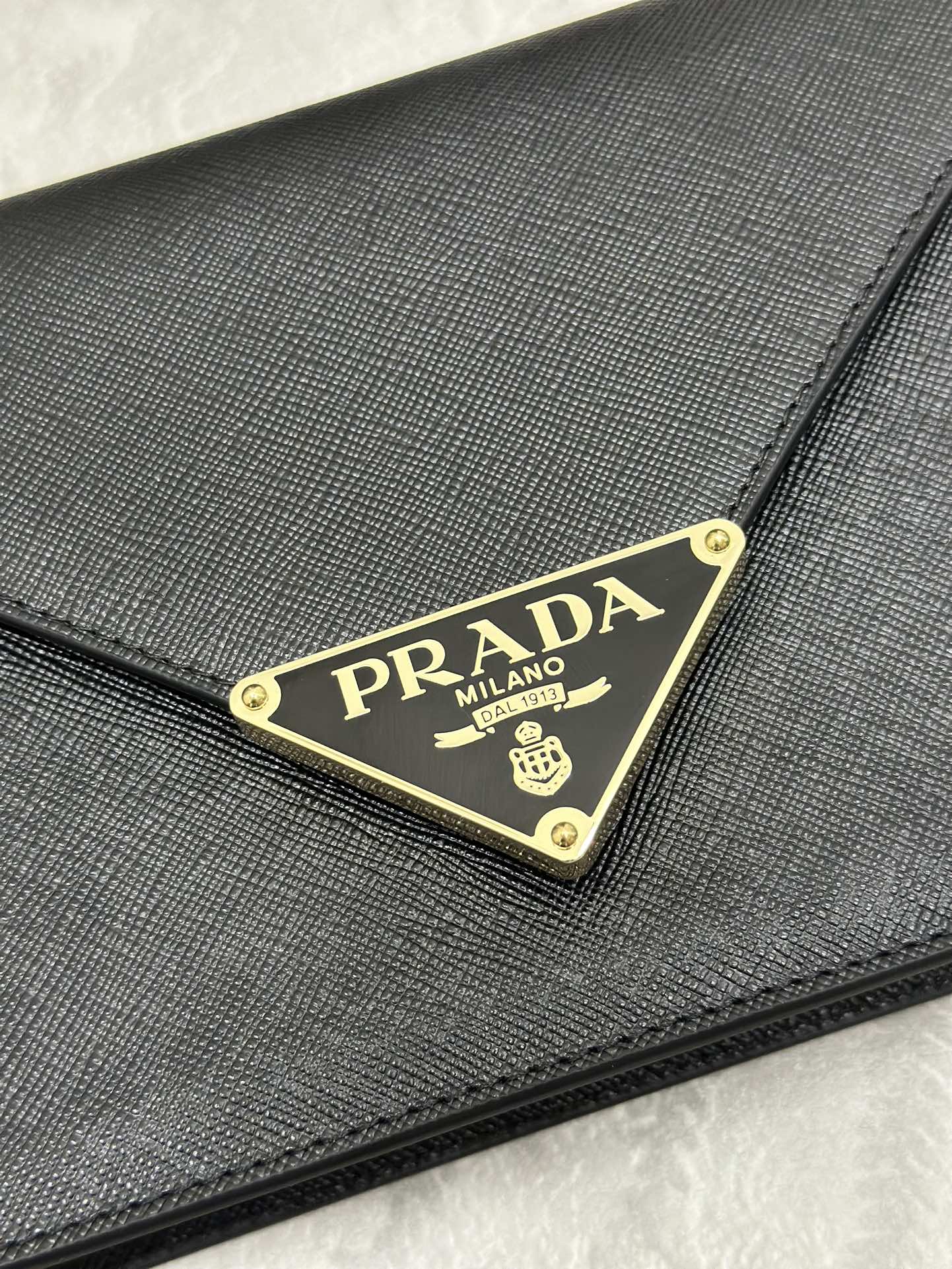 PRADA 25S SAFFIANO SHOULDER BAG 21 IN BLACK CALFSKIN GOLD HARDWARE