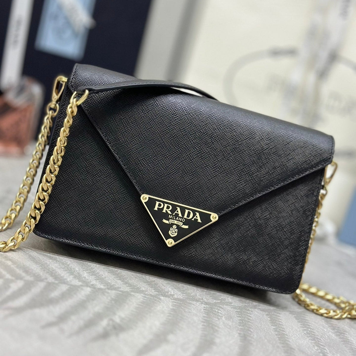 PRADA 25S SAFFIANO SHOULDER BAG 21 IN BLACK CALFSKIN GOLD HARDWARE