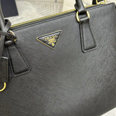 PRADA 25S GALLERIA LARGE BAG 32 IN BLACK CALFSKIN GOLD HARDWRE