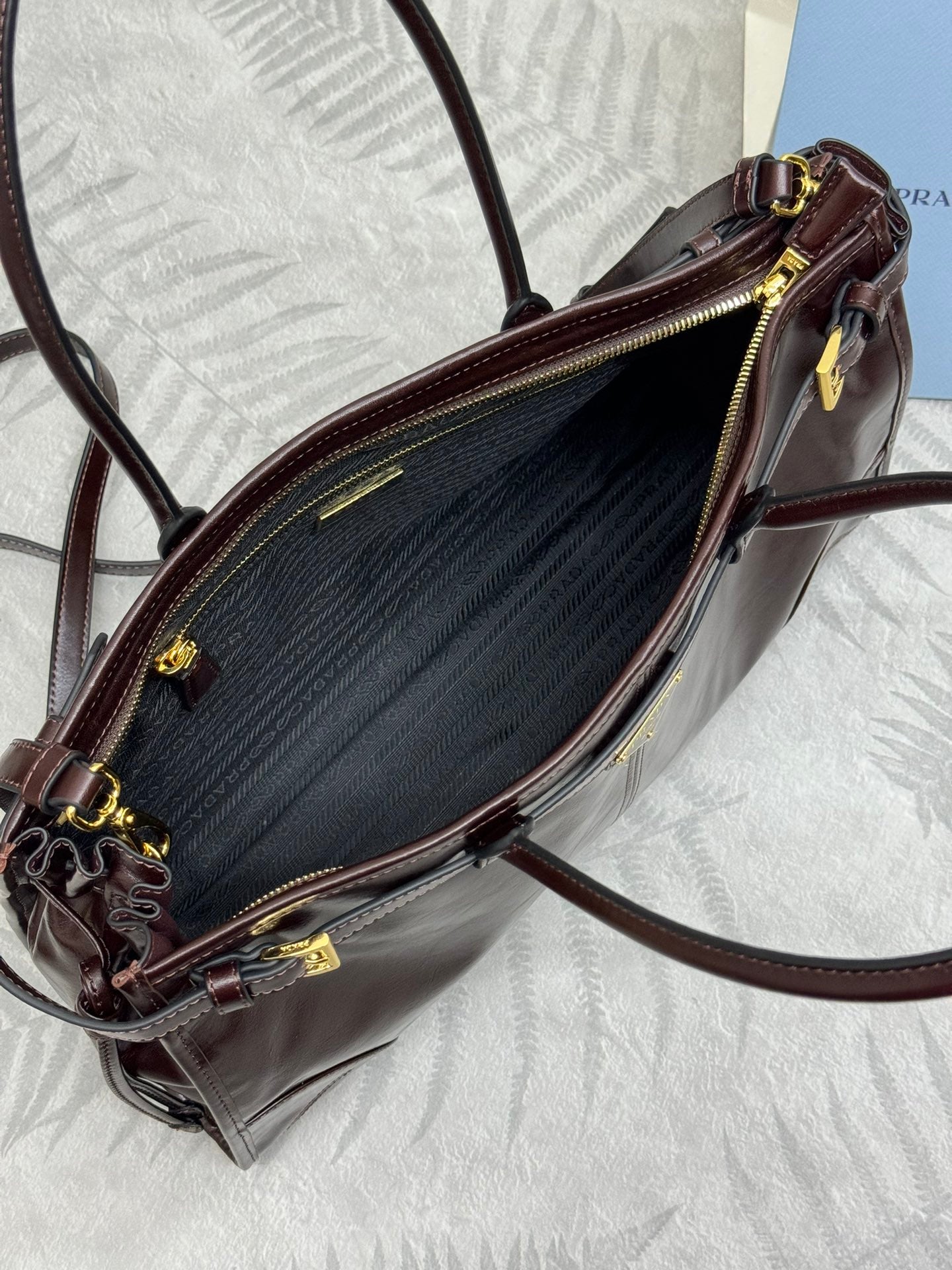 PRADA 25S BONNIE LARGE HANDBAG 38 IN DARK BROWN GLOSSY CALFSKIN GOLD HARDWARE