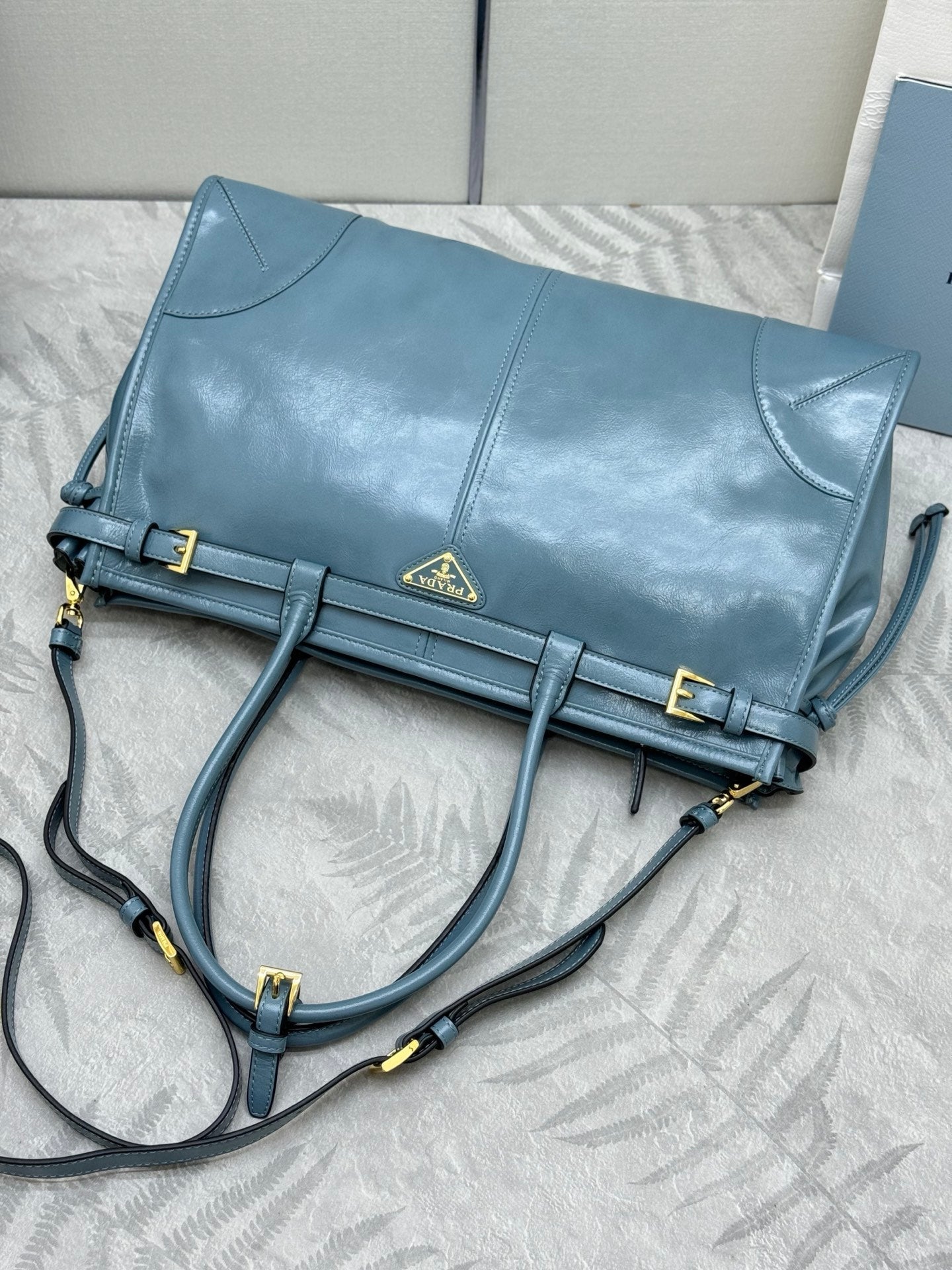 PRADA 25S BONNIE LARGE HANDBAG 38 IN LIGHT BLUE GLOSSY CALFSKIN GOLD HARDWRE