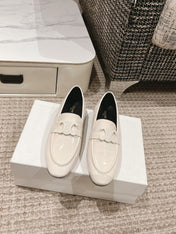 TRIOMPHE LOAFER IN WHITE PATENT CALFSKIN