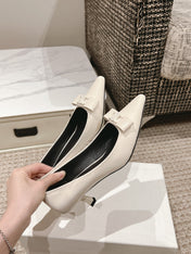 TRIOMPHE HIGH PUMP 5 CM IN WHITE PATENT CALFSKIN