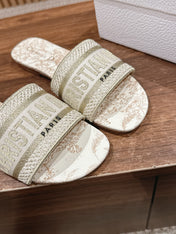 DIOR 26S SLIDE SANDALS IN BEIGE TOILE DE JOUY LOGO