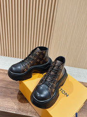 LV WOMEN CHELSEA BOOT IN BLACK MIX CHOCOLATE BROWN MONOGRAM CALFSKIN