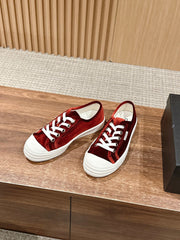 CONVERSE SNEAKER IN LIPSTICK RED VELVET