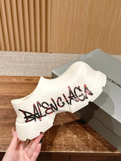 GRAFFITI THICK-SOLED CHEF SHOES IN WHITE RUBBER