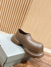 GRAFFITI THICK-SOLED CHEF SHOES IN BROWN RUBBER