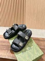 GUCCI 26S DOUBLE-STRAP SANDALS IN BLACK CALFSKIN