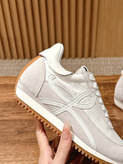 FLOW RUNNER SNEAKER IN LIGHT GRAY SUEDE AND WHITE SHEEPSKIN