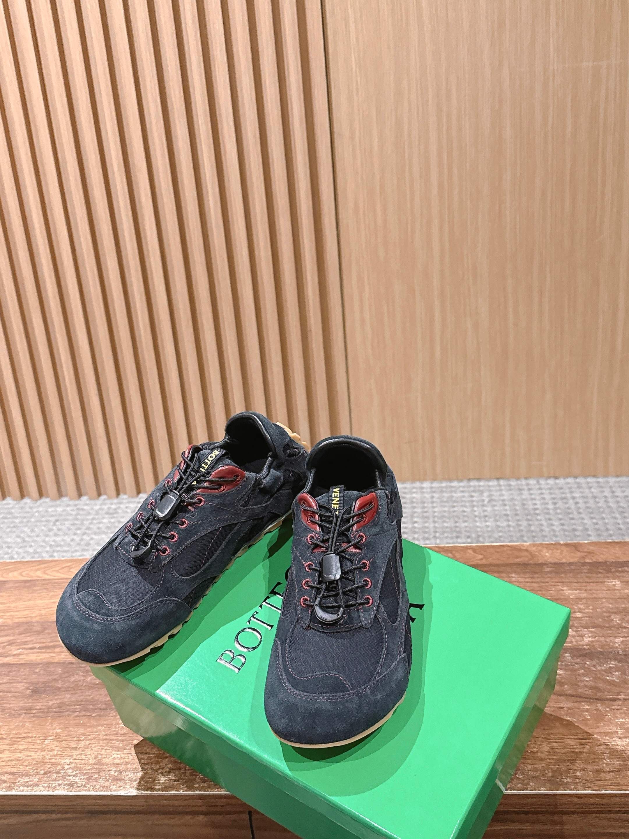 BOTTEGA VENETA 26S SNEAKERS IN DARK BLUE GREY SUEDE AND MESH FABRIC