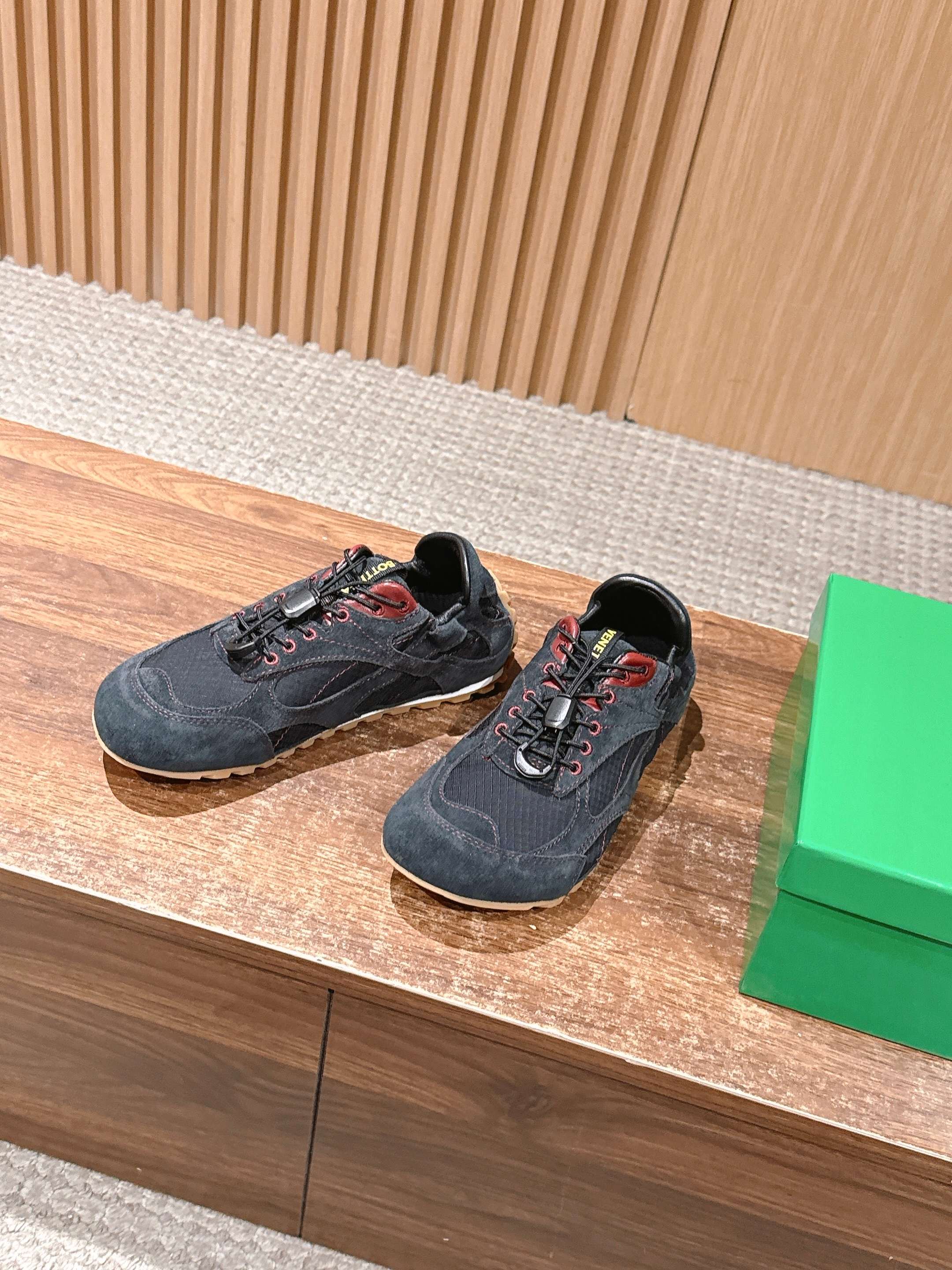 BOTTEGA VENETA 26S SNEAKERS IN DARK BLUE GREY SUEDE AND MESH FABRIC