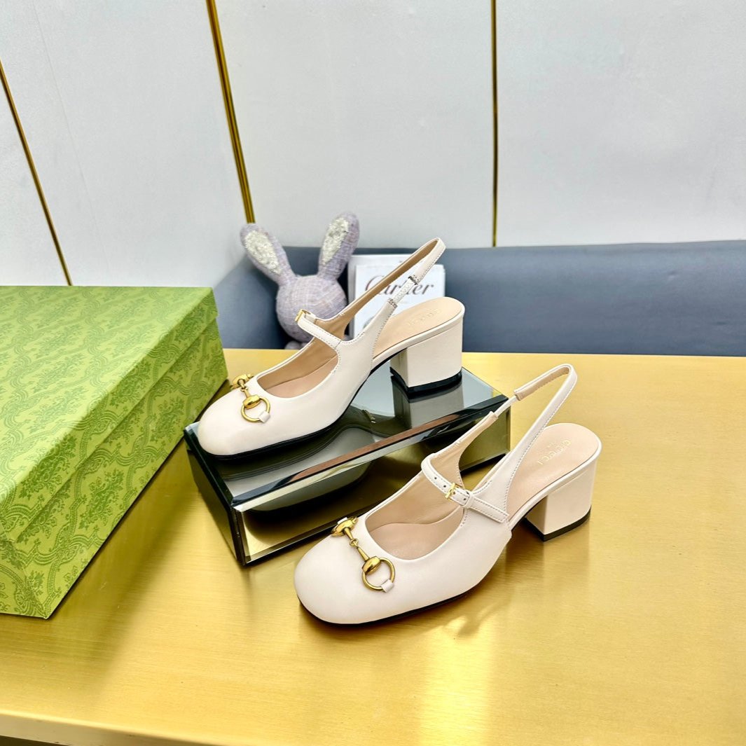 HORSEBIT PUMP IN WHITE SHEEPSKIN