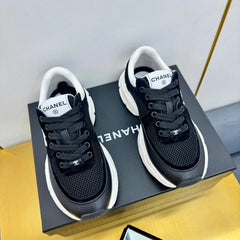 SNEAKER IN BLACK WITH WHITE LOGO CALFSKIN AND MESH