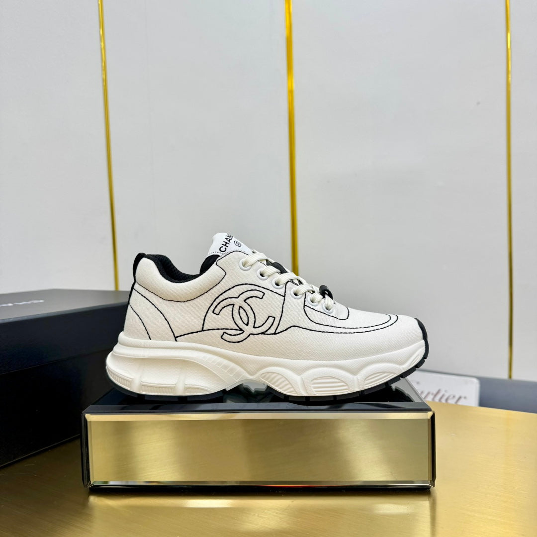 SNEAKER IN WHITE MIX BLACK BREATHABLE FABRIC