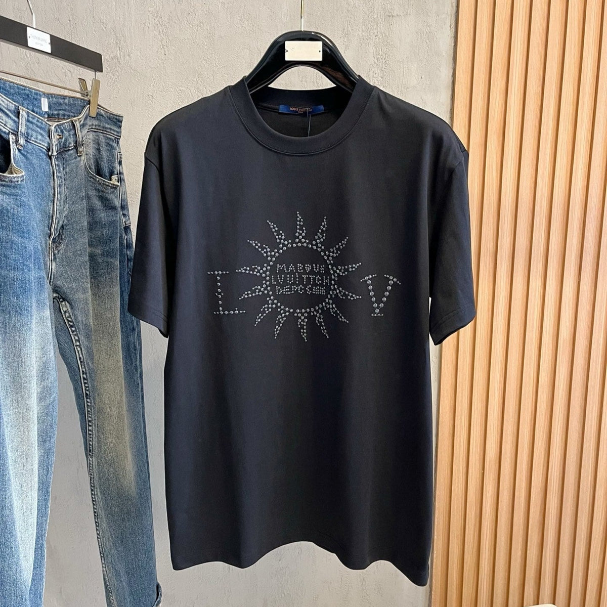 LV T-SHIRT IN BLACK PURE COTTON WITH EMBROIDERED LOGO 238772
