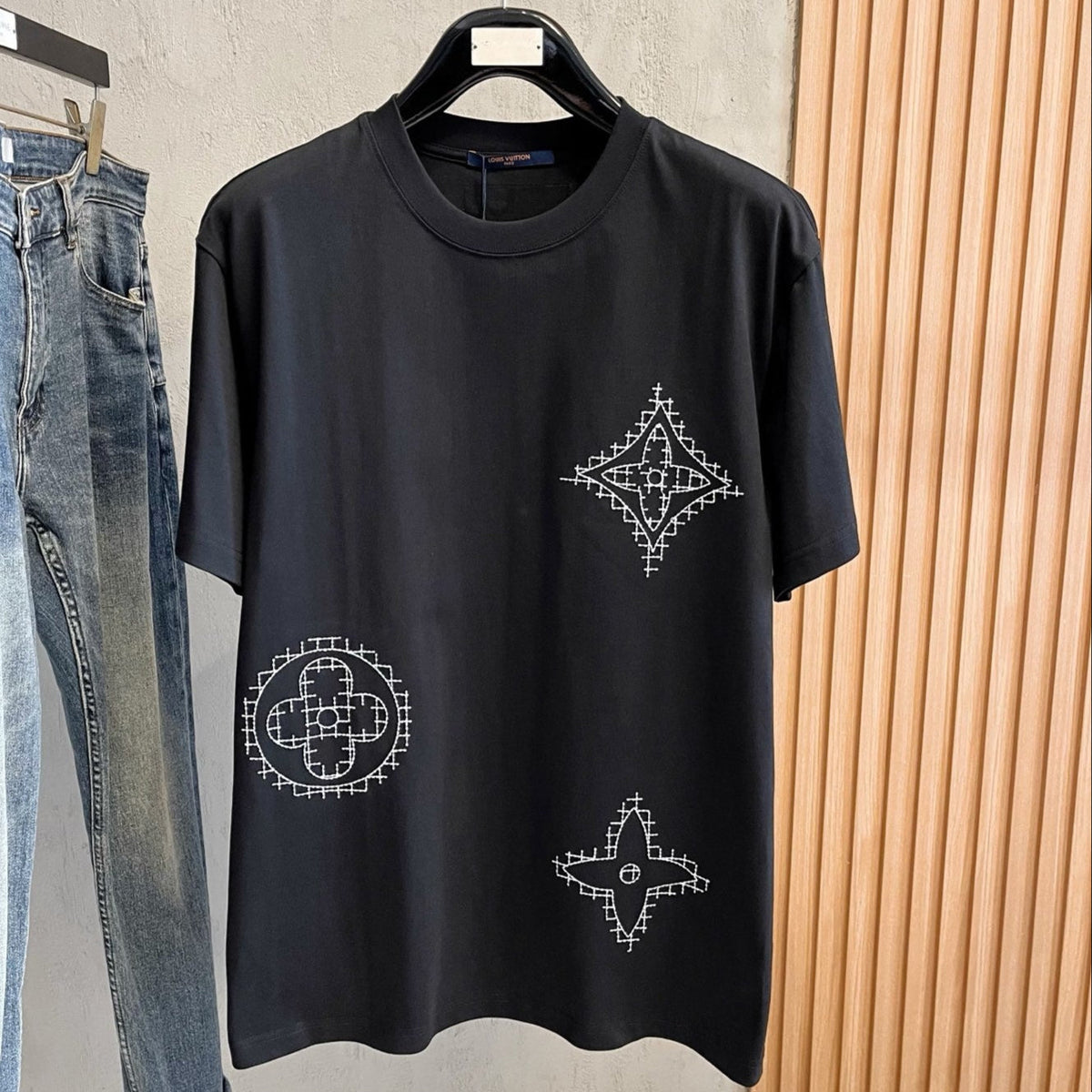 LV T-SHIRT IN BLACK PURE COTTON 238778