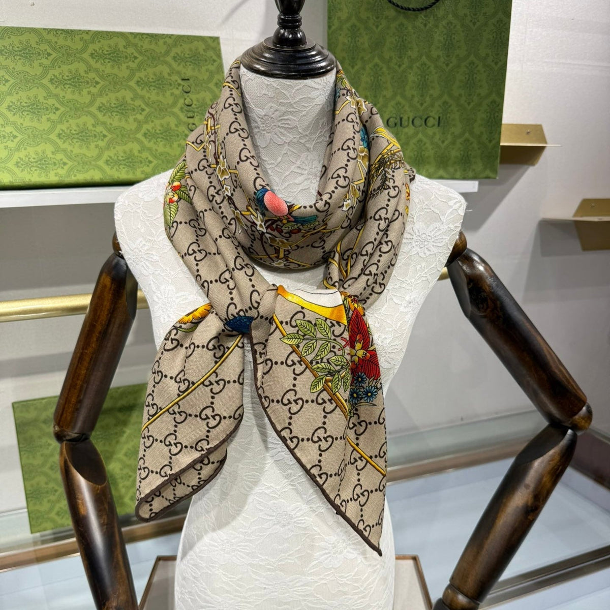 GUCCI 25S SCARF 140 IN CASHMERE 636341