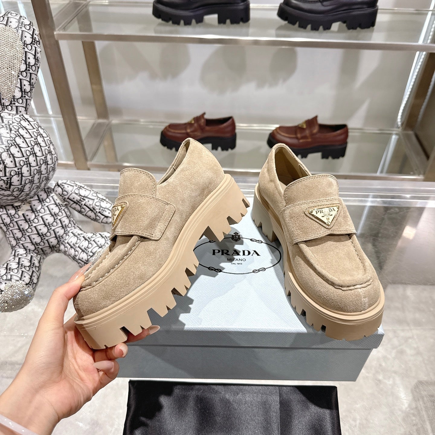 PRADA 25S THICK-SOLE LOAFERS 60 MM IN BEIGE SUEDE