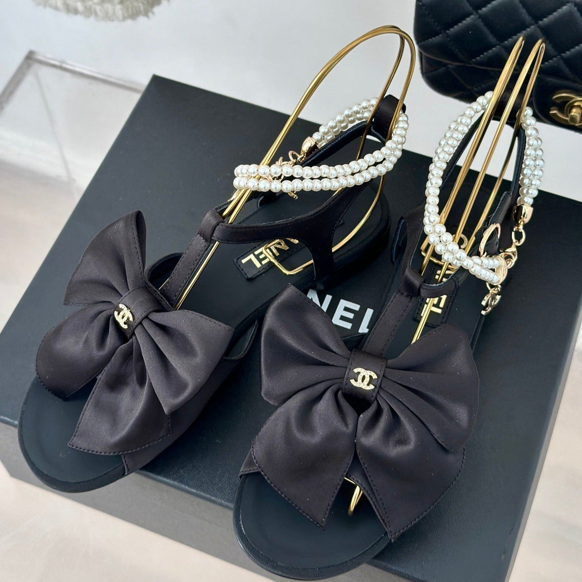 Double C Big Bow Pearl Chain Sandals Black Lambskin