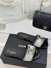 CC SLIDE SANDALS IN BLACK AND WHITE PEARL