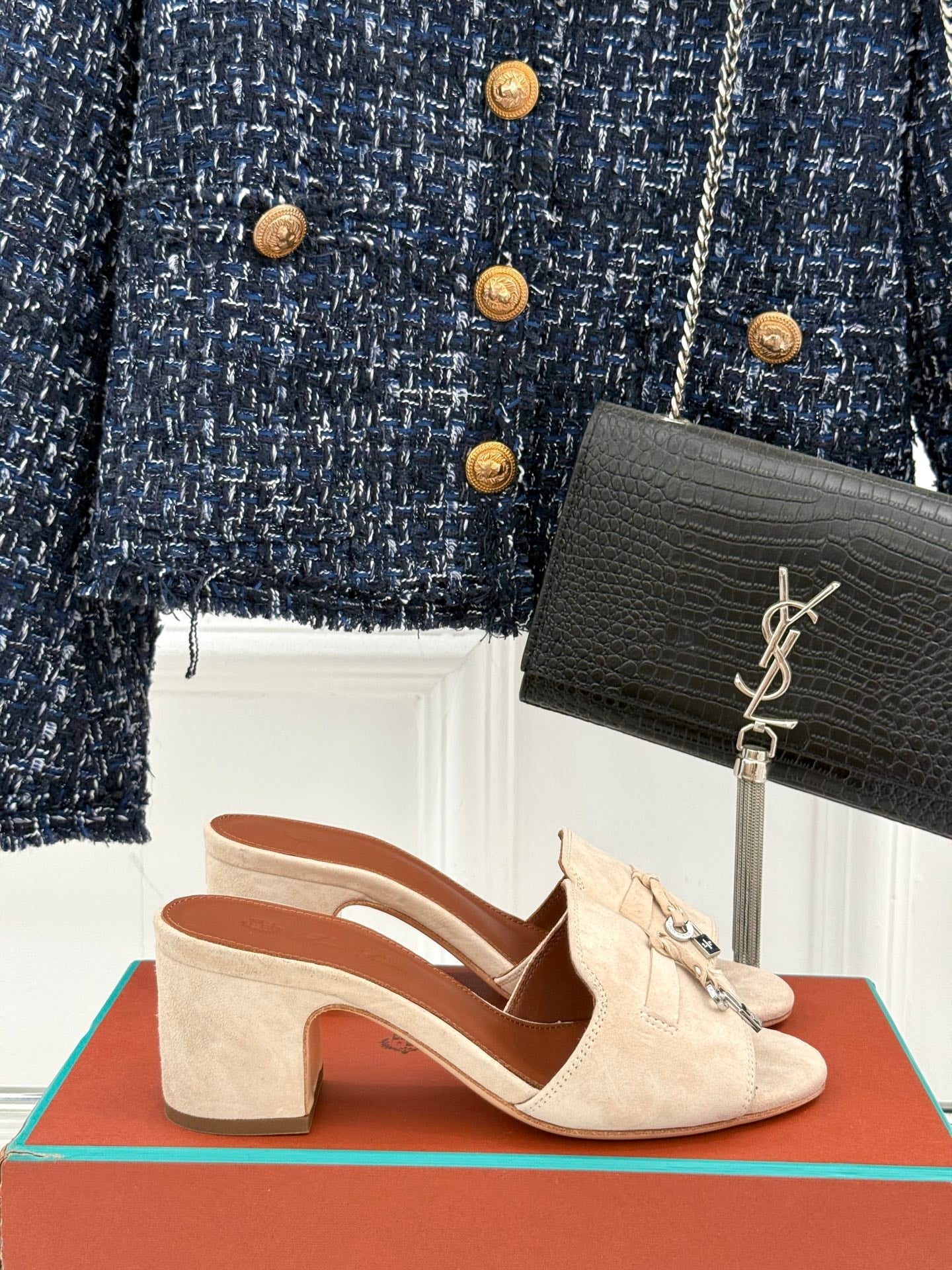 HIGH HEELS IN BEIGE SUEDE AND LAMBSKIN