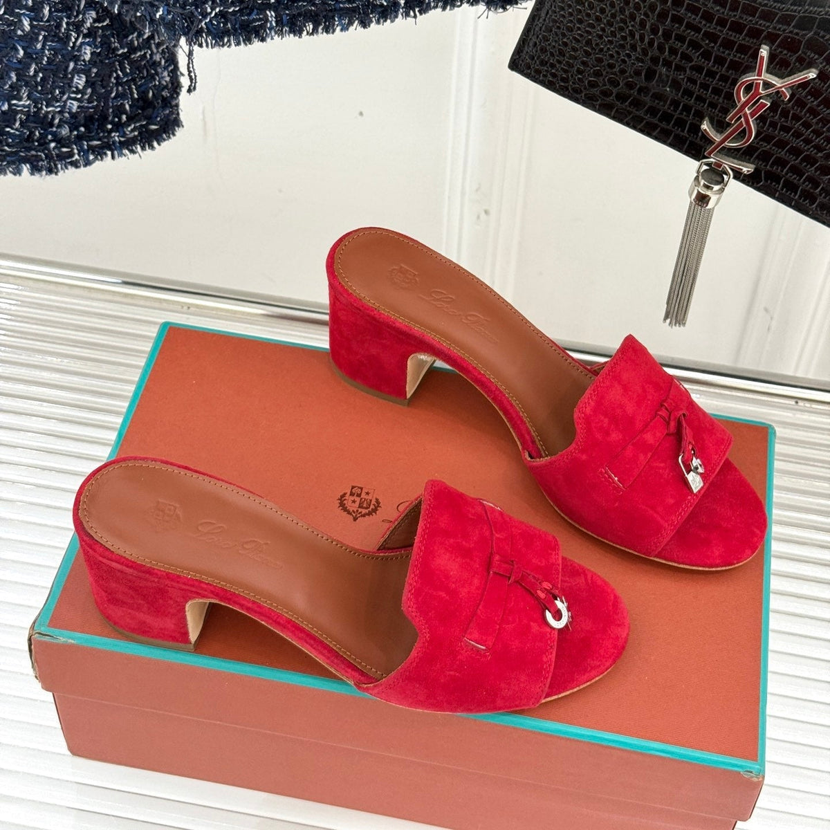 HIGH HEELS IN RED SUEDE AND LAMBSKIN