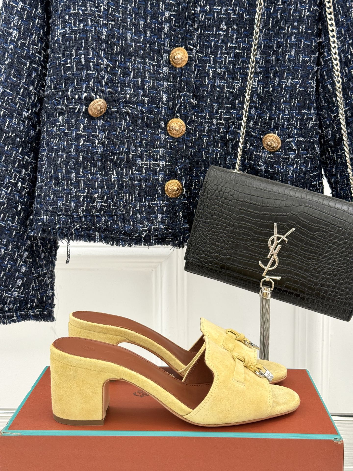 HIGH HEELS IN YELLOW SUEDE AND LAMBSKIN