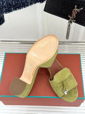 HIGH HEELS IN MOSS YELLOW SUEDE AND LAMBSKIN