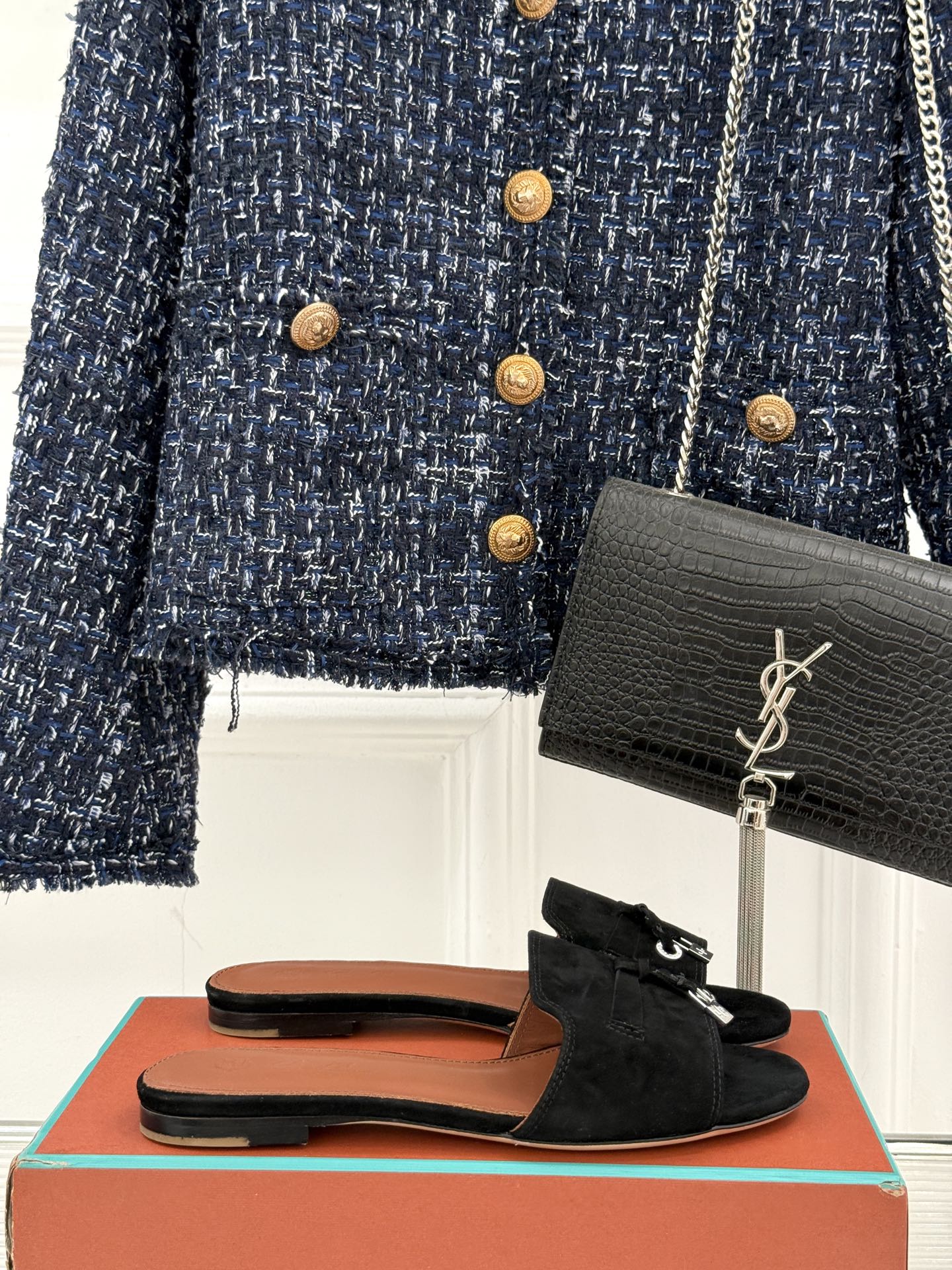 FLAT SANDALS IN BLACK SUEDE AND LAMBSKIN