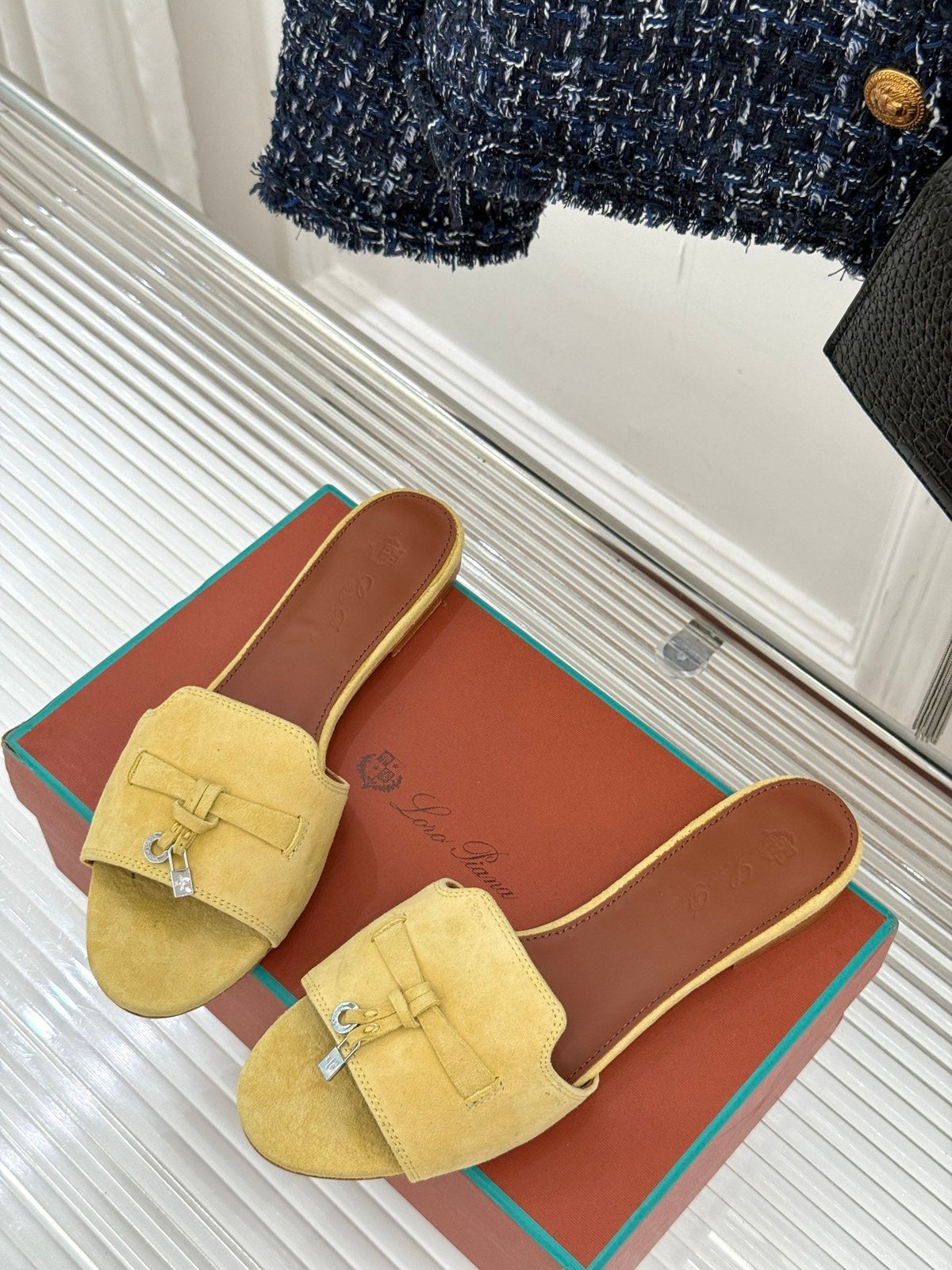 FLAT SANDALS IN YELLOW SUEDE AND LAMBSKIN