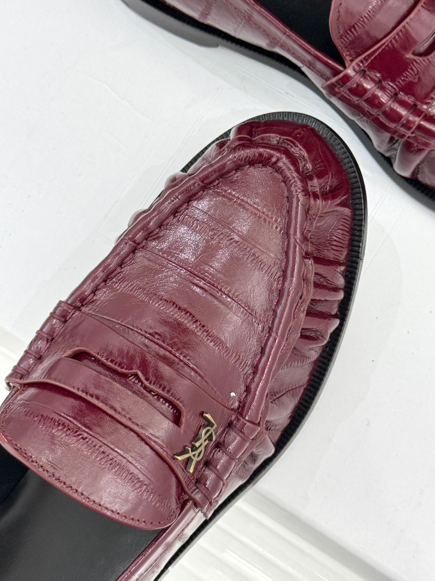 YSL 25S LOAFERS IN DARK RED EMBOSSED LAMBSKIN