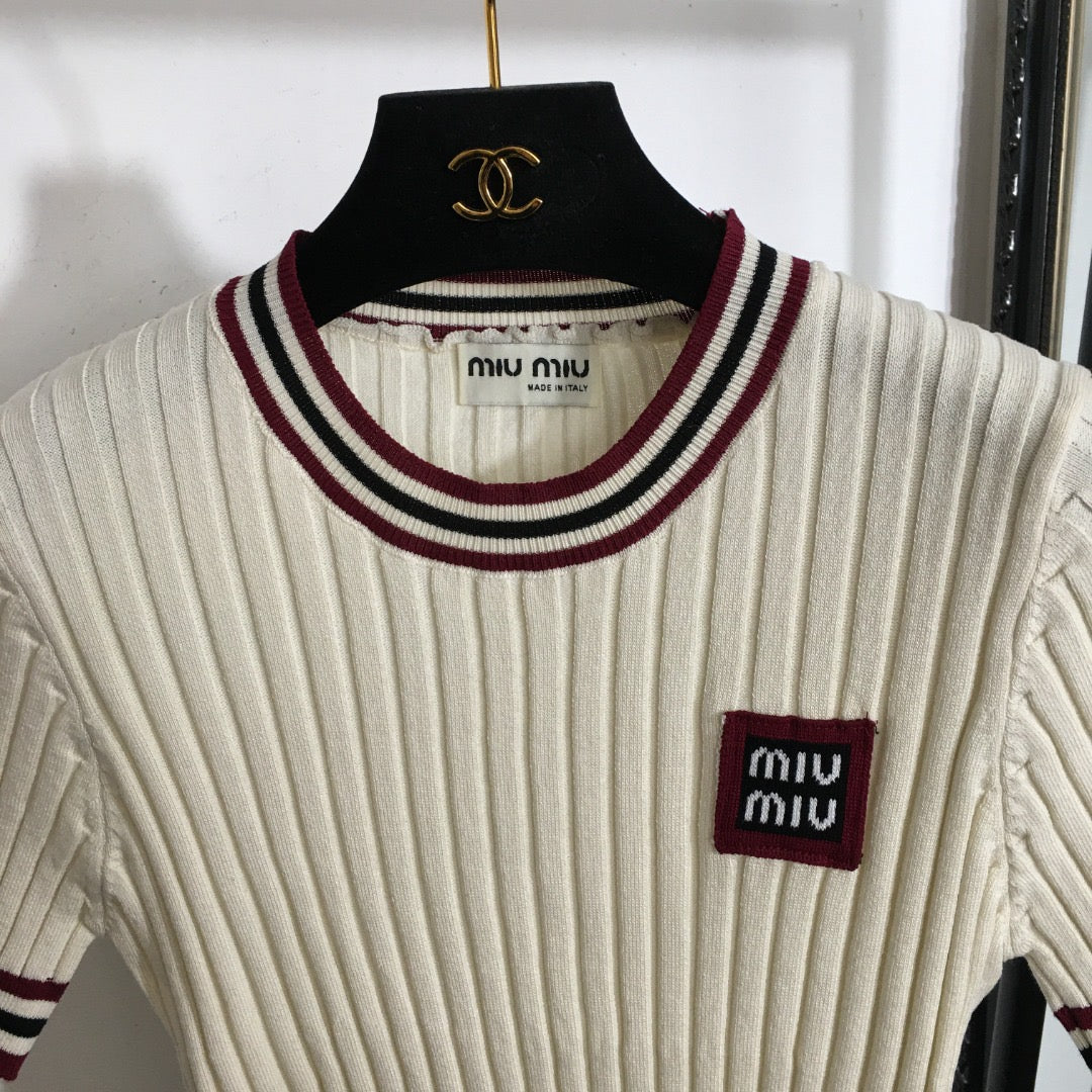 MIUMIU SHORT-SLEEVE KNIT TOP STYLE 296