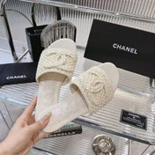 SLIPPERS WHITE SHEEPSKIN