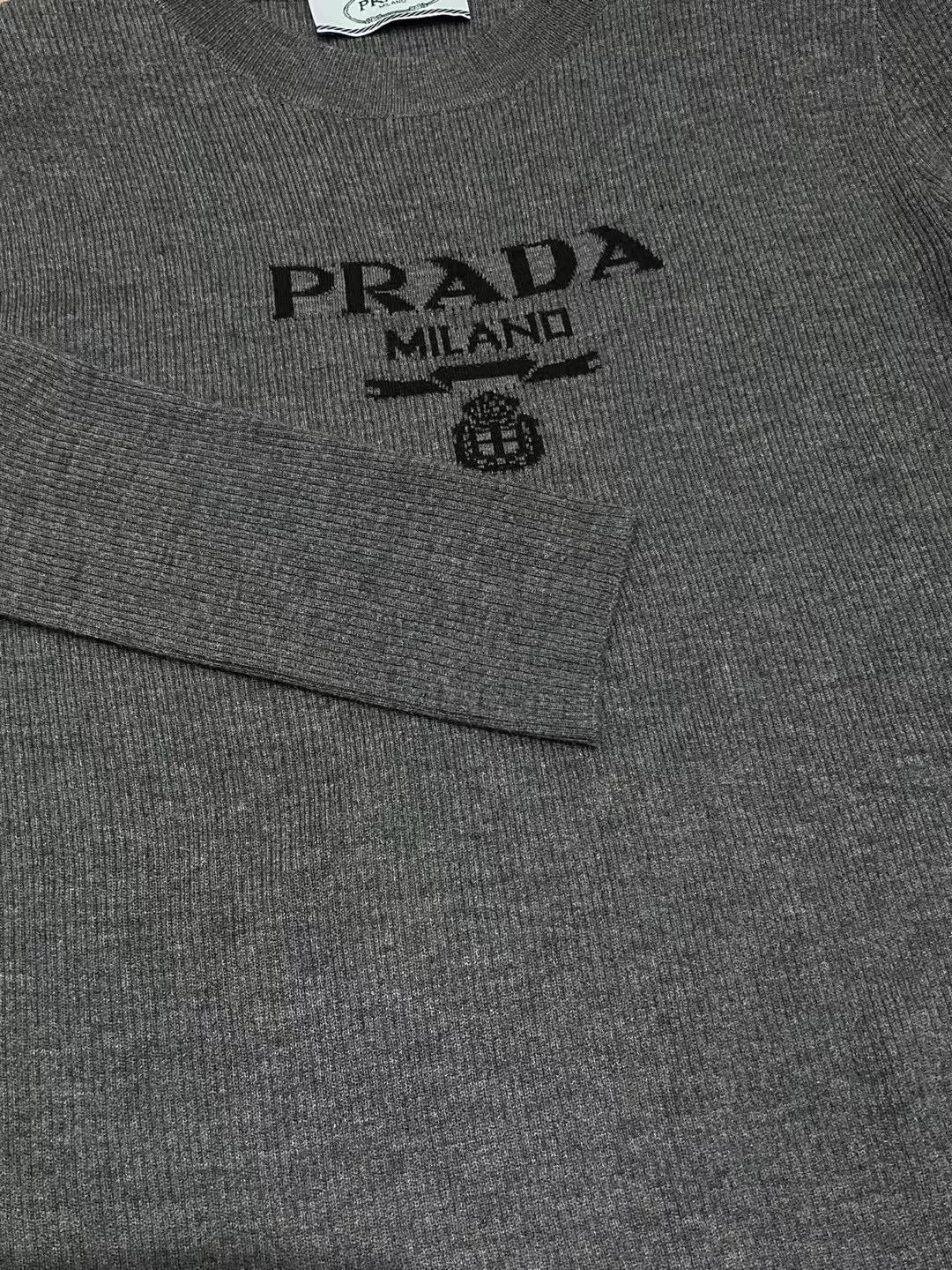 PRADA CREWNECK KNIT TOP STYLE 10