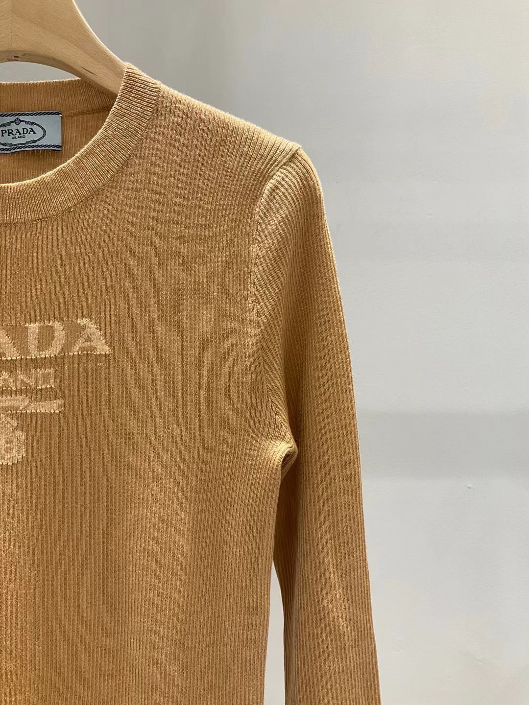 PRADA CREWNECK KNIT TOP STYLE 11
