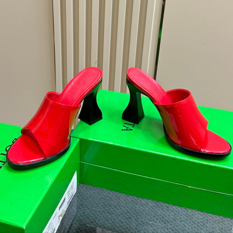 HIGH MULE 95 MM IN CHERRY RED CALFSKIN