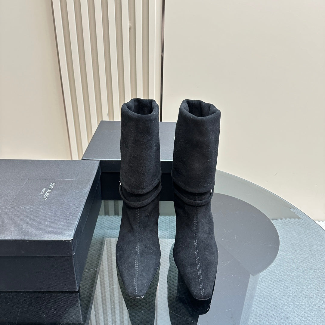 NIKI BOOTIES IN BLACK SUEDE