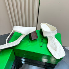 MARELLA THONG IN WHITE CREAM LEATHER WITH SIGNATURE INTRECCIATO INSOLE 55 MM